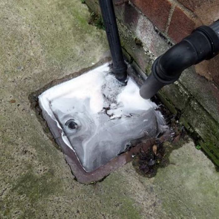 Unblocking drains 
